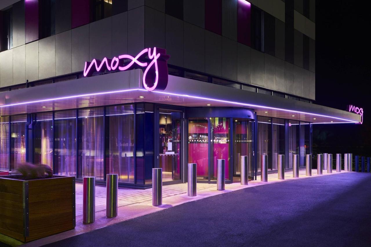 Moxy Birmingham Nec Hotel Bickenhill Bagian luar foto