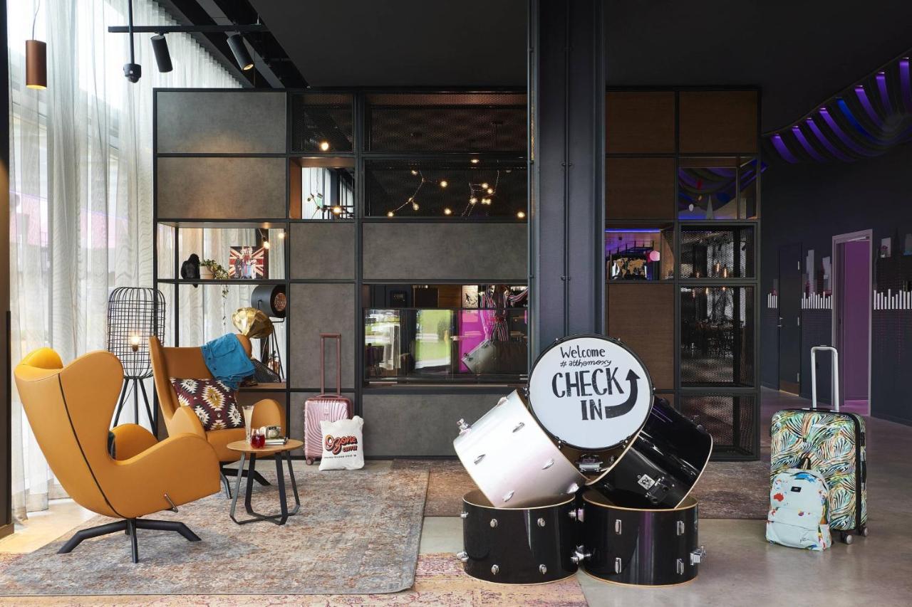 Moxy Birmingham Nec Hotel Bickenhill Bagian luar foto